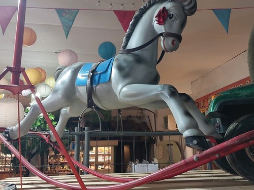 Ancien cheval bascule - cheval,